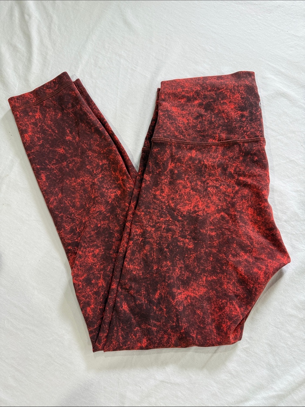 lululemon athletica Women’s Size 8 Red and Black Marble Leggings